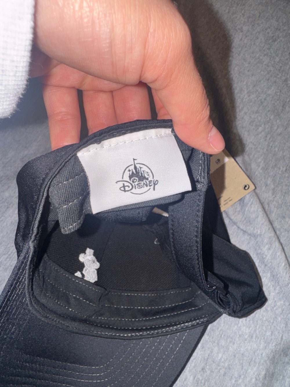 BRAND NEWNike Black Cap with Light Gray Embroidered Mickey - Picture 5 of 6